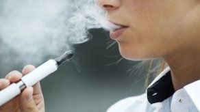 Advierten sobre riesgos para la salud por uso de cigarrillos electrónicos y narguiles