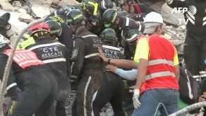 Nuevos rescates dan esperanzas tras terremoto en Ecuador