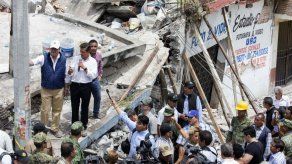Peña Nieto pide a la población calma tras sismo y cifra de muertos sube a 230
