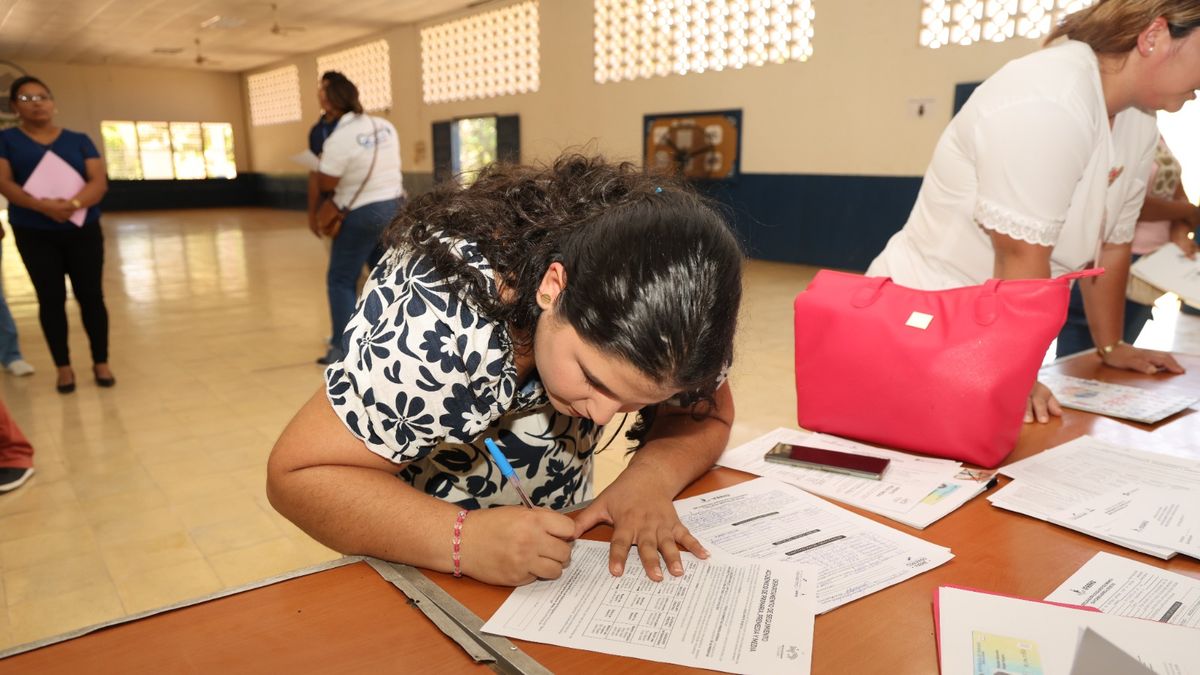 Concurso General de Becas 2026: recepción de documentos del lunes 27 de abril