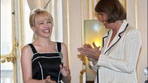 Kylie Minogue es condecorada con Orden de Artes y Letras