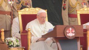 El papa Francisco llama a la unidad frente a la lógica de los bloques opuestos Este-Oeste El papa Francisco llama a la unidad frente a la lógica de los bloques opuestos Este-Oeste