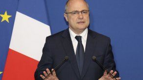 Ministro francés dimite por investigación sobre empleo de sus hijas