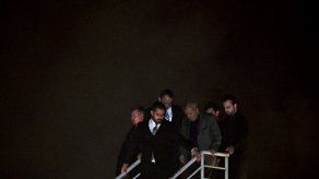 Lula pasa su primera noche en prisión en una sede policial rodeada de agentes