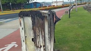 Alcalde Mayer Mizrachi denuncia vandalismo y quema de basurero inteligente