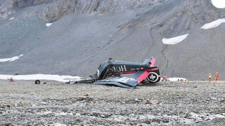Mueren 20 personas en Suiza en un accidente de avión militar de colección