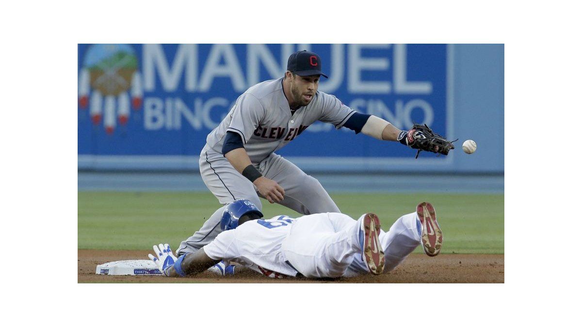 Dodgers recuperan liderato con ayuda de Cardenales