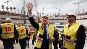 Platini quiere bajar decibeles a la política en la FIFA