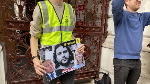 El activista egipcio encarcelado Alaa Abdel Fattah cumplirá el domingo 100 días de huelga de hambre.