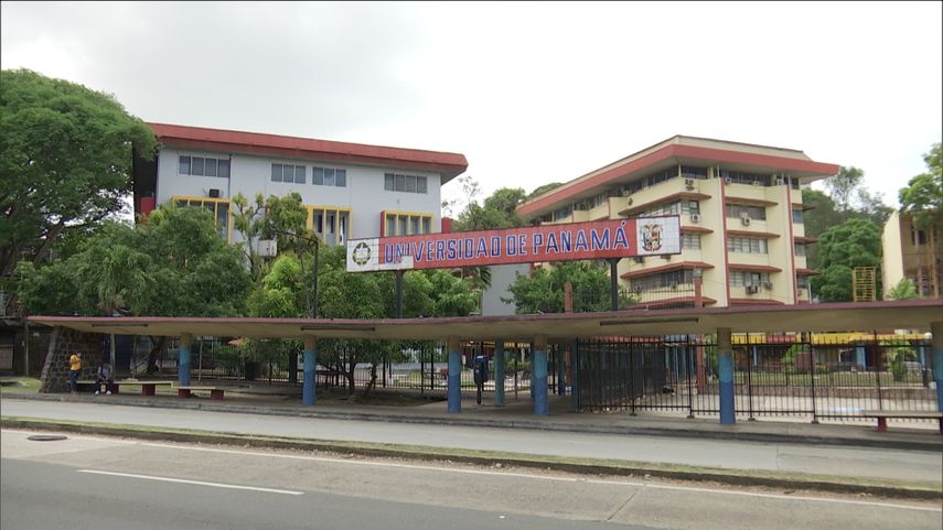 En el primer semestre del 2022 la Universidad de Panamá tuvo una matrícula de 95 mil estudiantes.