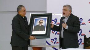 Entregan reliquia de Beato Óscar Romero a la Arquidiócesis de Panamá sede de la JMJ 2019