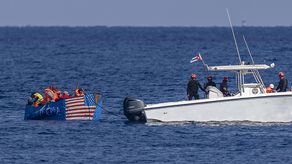 Un creciente número de migrantes han salido de la isla caribeña en el último año, un éxodo impulsado por una compleja combinación de crisis en Cuba.