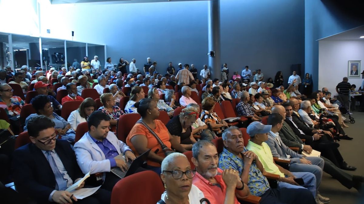 Jubilados participan del proyecto de ley que busca un aumento de B/. 600.00.&nbsp;