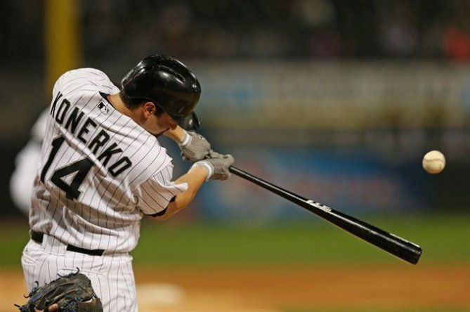 Veterano Konerko se queda con los Medias Blancas, Morneau cerca de pactar con los Rockies