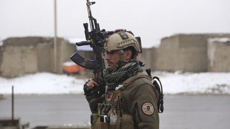 Mueren 11 soldados en un ataque contra militares afganos