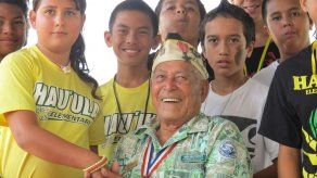 Sobrevivientes de Pearl Harbor reciben visitantes
