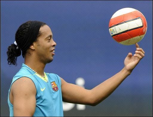 Inter se apunta en puja por Ronaldinho