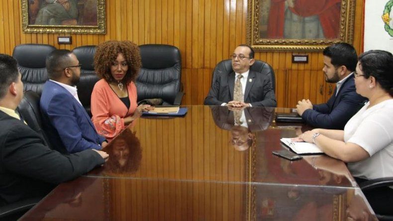 Mingob y la UP buscan conformar mesa de trabajo en beneficio de los estudiantes