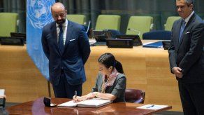 Los países comienzan a firmar el nuevo tratado para prohibir armas nucleares