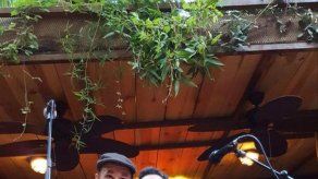 Jorge Drexler le canta a Joaquín Sabina canción inédita a través de Facebook