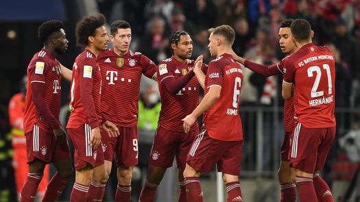 Bayern derrota 2-1 al Friburgo y consolida su liderato