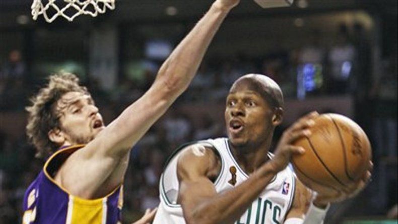 Celtics derrotan a Lakers y toman ventaja en final de NBA