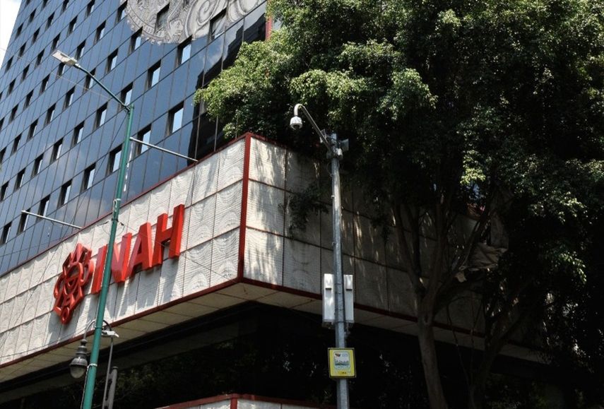 Fachada del Instituto Nacional de Antropología e Historia (INAH).