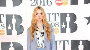 Anais Gallagher todavía está aprendiendo a quererse a sí misma