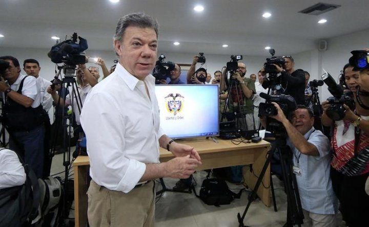 Santos felicita a Venezuela por elecciones tranquilas y transparentes