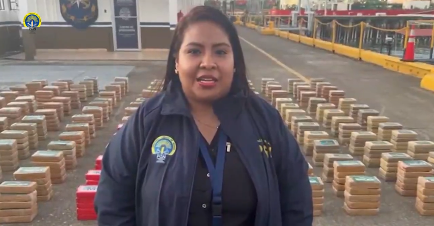 Incautan 27 bultos de presunta droga en Punta Coco