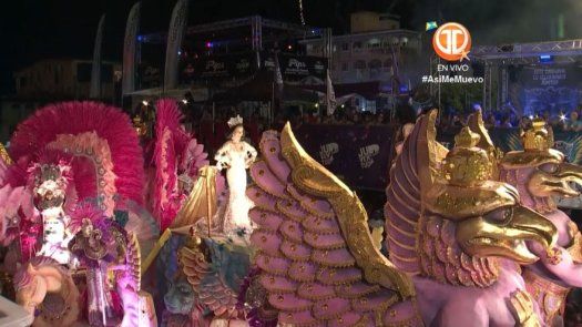 Coronación de las reinas de Las Tablas, donaire y hasta diamantes
