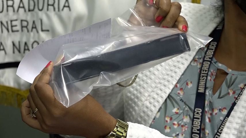 Estructura insertada en los cajeros automáticos por los delincuentes.