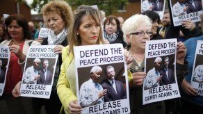 Policía de Belfast busca prueba contra Gerry Adams