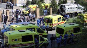 Además de las víctimas mortales, al menos 18 niños y tres adultos resultaron heridos en el tiroteo.