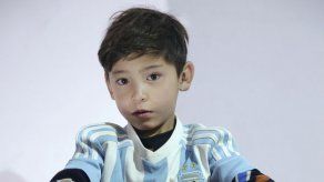 Talibán amenaza a niño afgano aficionado a Messi