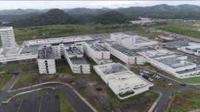 La Ciudad de la Salud o Ciudad Hospitalaria es un conjunto de edificios diseñados originalmente para albergar 43 quirófanos, 1,235 camas y consultorios para diversas especialidades médicas, que alcanza un 65 % de avance.