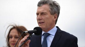 Gobierno argentino niega fracaso económico y atribuye crisis a turbulencias