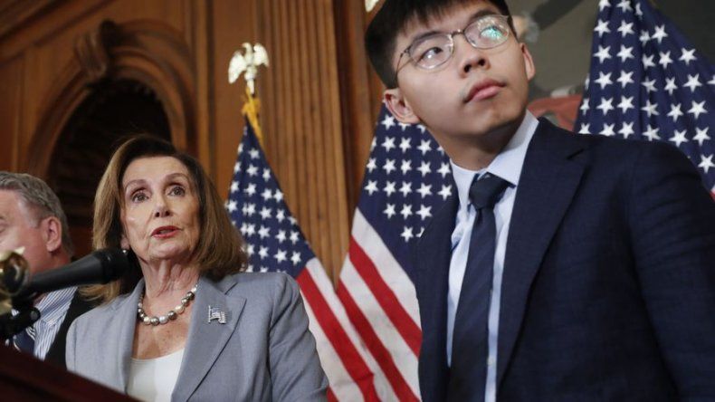 China ataca a Pelosi por reunión con activistas de Hong Kong