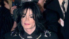 Hijos mayores de Michael Jackson le rinden homenaje