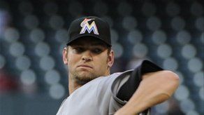 Marlins superan a Astros en 12 entradas; N.Y. extraña a Rivera