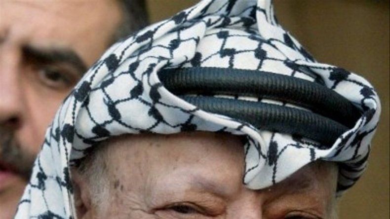 Palestinos saludan apertura de investigación por caso Arafat