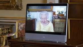Reina Isabel II, monarca británica.
