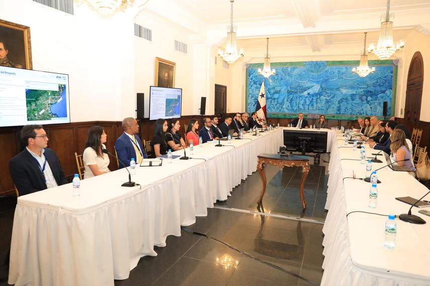 MOP inicia proceso de licitación para rehabilitar tramo de la carretera Capira-Santiago