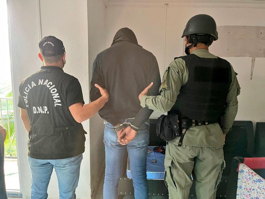 El hombre está vinculado a estafas