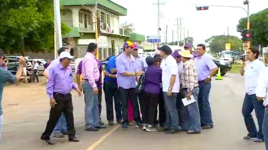Carlos Lee ejerció su derecho al sufragio en Coclé