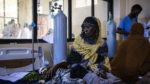 Los empleados del hospital Banadir están desbordados.