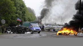 Rebeldes prorrusos derriban un caza y un helicóptero sanitario ucraniano