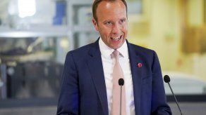 El ministro de Salud, Matt Hancock, dijo que alcanzar esta meta de vacunación contra COVID es un gran logro.