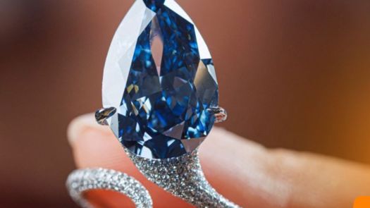 Diamante Mellon blue. Diamante Mellon blue.