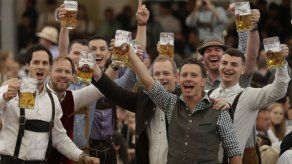 Fluye la cerveza en Munich: comienza la Oktoberfest